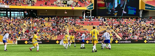 让我们拭目 让我们拭目